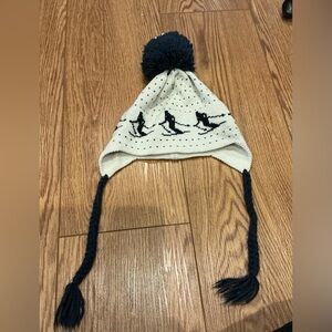 Forever 21 Navy and Cream Knit Ski Pom-Pom Hat